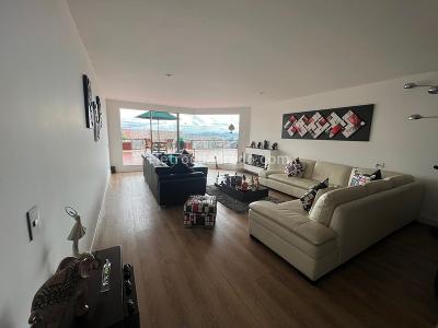 Apartamento de 2 alcobas en venta en El Refugio Chico, Bogotá, 135 m² · foto 8 de 18
