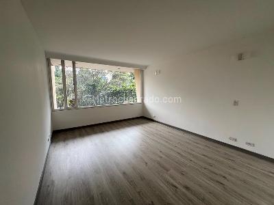 Apartamento de 4 alcobas en venta en Los Rosales Chico, Bogotá, 348 m² · foto 19 de 20