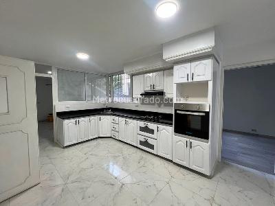 Apartamento de 4 alcobas en venta en Los Rosales Chico, Bogotá, 348 m² · foto 5 de 20