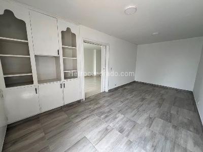Apartamento de 4 alcobas en venta en Los Rosales Chico, Bogotá, 348 m² · foto 7 de 20