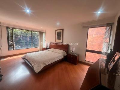 Apartamento de 3 alcobas en venta en Rosales Otro, Bogotá, 170 m² · foto 15 de 16