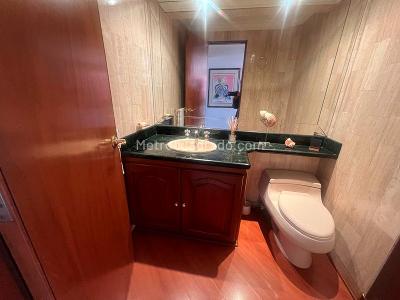Apartamento de 3 alcobas en venta en Rosales Otro, Bogotá, 170 m² · foto 10 de 16