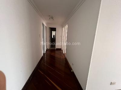 Apartamento de 3 alcobas en venta en Altos De Santa Barbara, Bogotá, 76 m² · foto 7 de 19
