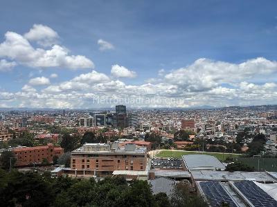 Apartamento de 4 alcobas en venta en Santa Barbara Alta Usaquen, Bogotá, 240 m² · foto 4 de 18