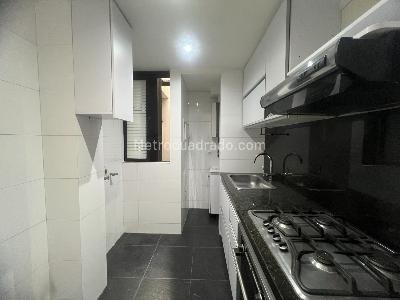 Apartamento en arriendo en Gratamira Colina Campestre, Bogotá · foto 3 de 16