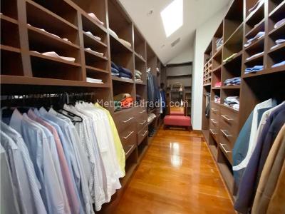 Apartamento de 4 alcobas en venta en Santa Barbara Alta, Bogotá, 540 m² · foto 7 de 20