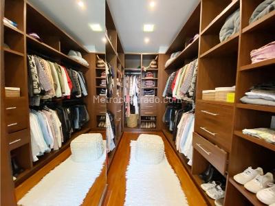 Apartamento de 4 alcobas en venta en Santa Barbara Alta, Bogotá, 540 m² · foto 8 de 20