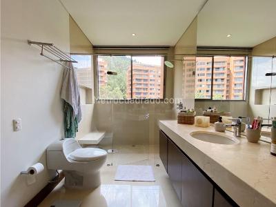 Apartamento de 4 alcobas en venta en Santa Barbara Alta, Bogotá, 540 m² · foto 17 de 20