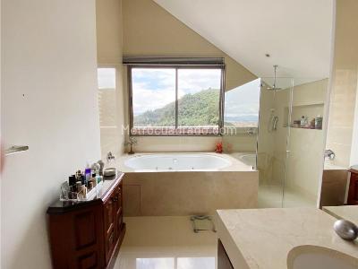Apartamento de 4 alcobas en venta en Santa Barbara Alta, Bogotá, 540 m² · foto 18 de 20