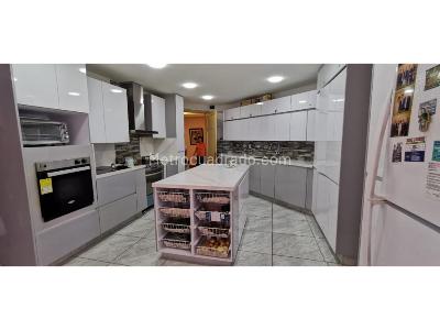 Apartamento de 4 alcobas en venta en Santa Barbara Oriental, Bogotá, 404 m² · foto 3 de 20