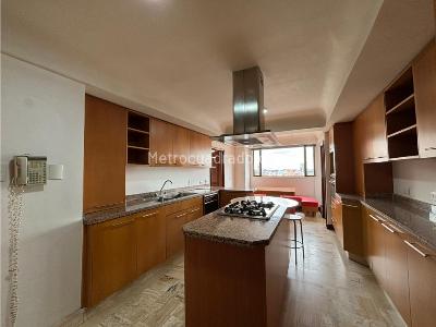 Apartamento de 3 alcobas en arriendo en La Cabrera, Bogotá, 316 m² · foto 2 de 20
