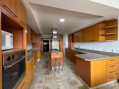 Apartamento de 3 alcobas en arriendo en La Cabrera, Bogotá, 316 m² · foto 3 de 20