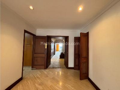 Apartamento de 3 alcobas en arriendo en La Cabrera, Bogotá, 316 m² · foto 5 de 20