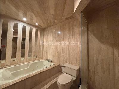 Apartamento de 3 alcobas en arriendo en La Cabrera, Bogotá, 316 m² · foto 16 de 20
