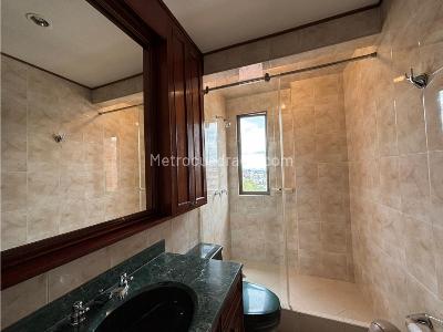 Apartamento de 3 alcobas en arriendo en La Cabrera, Bogotá, 316 m² · foto 17 de 20