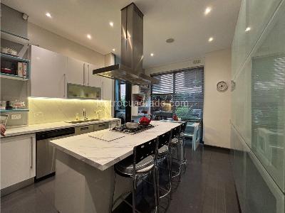 Apartamento de 3 alcobas en venta en Chico Museo, Bogotá, 282 m² · foto 2 de 20