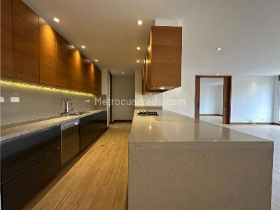 Apartamento en venta en Santa Barbara Alta, Bogotá · foto 3 de 14