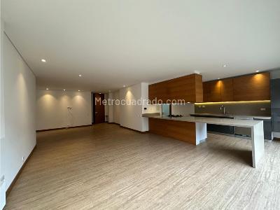 Apartamento de 2 alcobas en venta en Santa Barbara Alta, Bogotá, 183 m² · foto 4 de 20