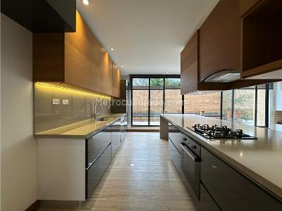 Apartamento de 2 alcobas en venta en Santa Barbara Alta, Bogotá, 183 m² · foto 5 de 20