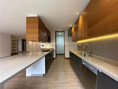 Apartamento de 2 alcobas en venta en Santa Barbara Alta, Bogotá, 183 m² · foto 6 de 20