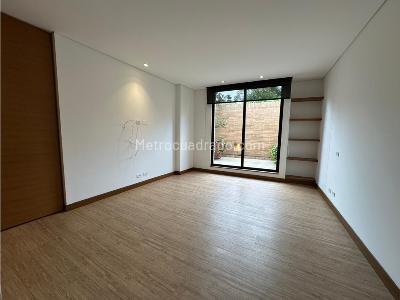 Apartamento de 2 alcobas en venta en Santa Barbara Alta, Bogotá, 183 m² · foto 9 de 20