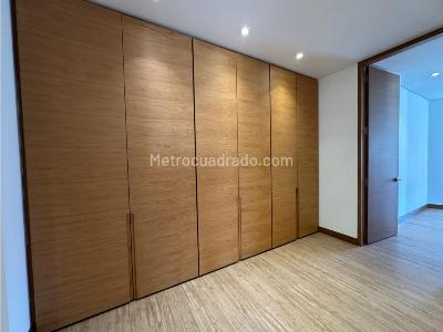 Apartamento en venta en Santa Barbara Alta, Bogotá · foto 8 de 16