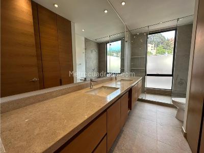 Apartamento en venta en Santa Barbara Alta, Bogotá · foto 13 de 16
