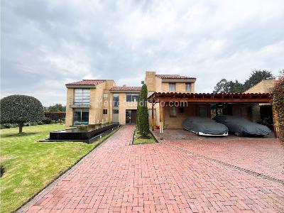 Casa de 4 alcobas en venta en San Simon, Bogotá, 314 m² · foto 2 de 20