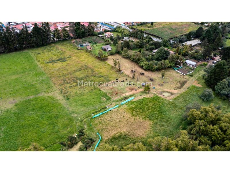Lote en Venta, Suba, Bogotá D.C. - Más