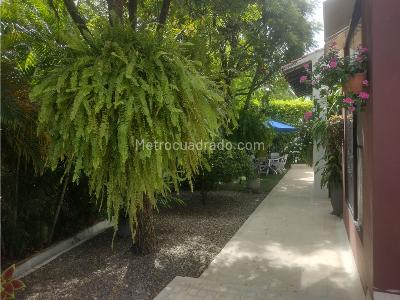 Casa de 4 alcobas en venta en El Peñon, Girardot, 340 m² · foto 10 de 20