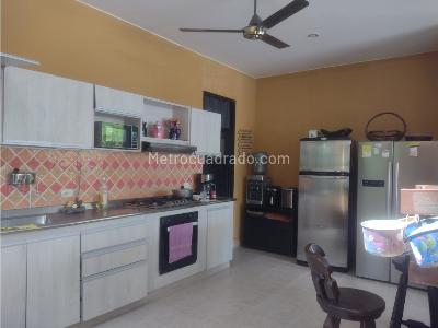 Casa de 4 alcobas en venta en El Peñon, Girardot, 340 m² · foto 11 de 20