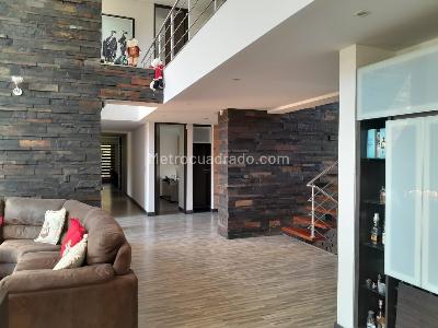 Casa de 5 alcobas en venta en Vereda La Toma, La Calera, 485 m² · foto 3 de 20