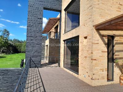 Casa de 5 alcobas en venta en Vereda La Toma, La Calera, 485 m² · foto 2 de 20