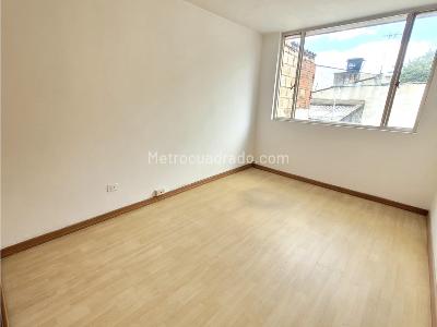 Apartamento en venta en Normandia, Bogotá · foto 8 de 18