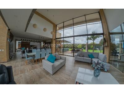 Casa de 5 alcobas en venta en Chia, Chía, 750 m² · foto 2 de 20