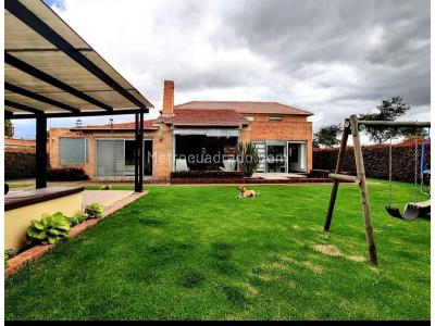 Casa en venta en Cajica, Cajicá · foto 2 de 20