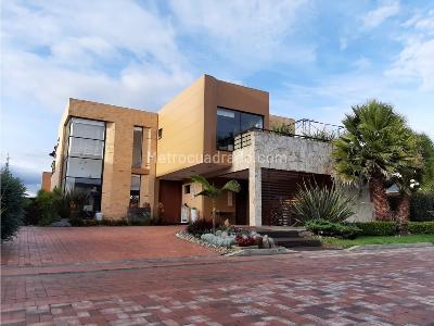 Casa en venta en Cajica, Cajicá · foto 2 de 18