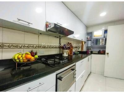 Casa de 5 alcobas en venta en Villa Luz, Bogotá, 250 m² · foto 2 de 20