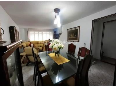Casa de 5 alcobas en venta en Villa Luz, Bogotá, 250 m² · foto 3 de 20