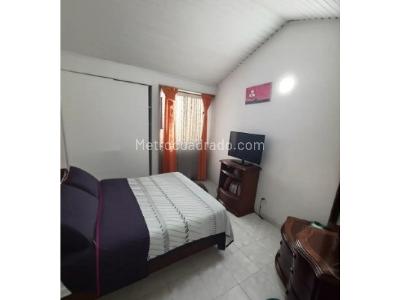 Casa de 5 alcobas en venta en Villa Luz, Bogotá, 250 m² · foto 9 de 20