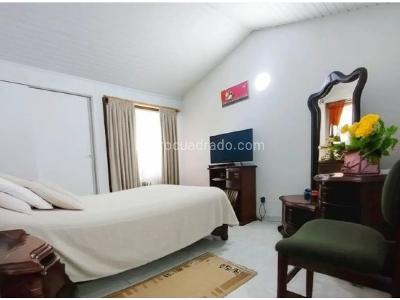 Casa de 5 alcobas en venta en Villa Luz, Bogotá, 250 m² · foto 10 de 20