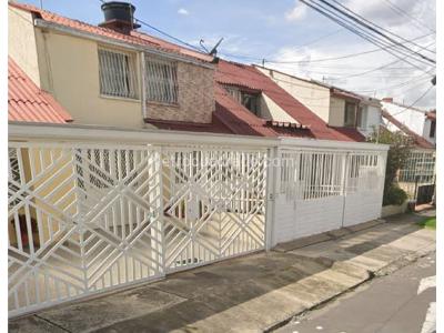 Casa de 5 alcobas en venta en Villa Luz, Bogotá, 250 m² · foto 19 de 20