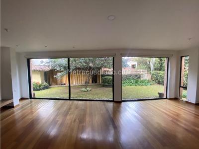 Casa de 4 alcobas en venta en Sotileza, Bogotá, 308 m² · foto 2 de 20
