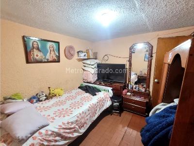 Casa en venta en Candelaria La Nueva, Bogotá · foto 9 de 14