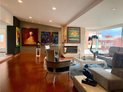Apartamento en venta en Santa Barbara, Bogotá · foto 2 de 8