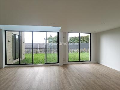 Casa de 3 alcobas en venta en Chuntame, Cajicá, 176 m² · foto 2 de 20