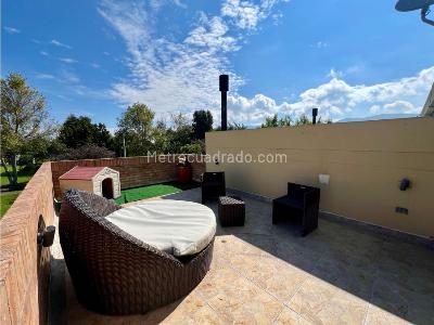 Casa de 4 alcobas en venta en Norte, Bogotá, 250 m² · foto 2 de 20