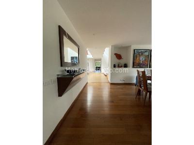 Casa de 5 alcobas en venta en Norte, Bogotá, 450 m² · foto 13 de 20