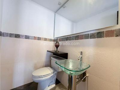 Apartamento de 3 alcobas en venta en San Patricio, Bogotá, 218 m² · foto 5 de 13