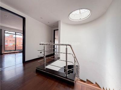 Apartamento de 3 alcobas en venta en San Patricio, Bogotá, 218 m² · foto 6 de 13